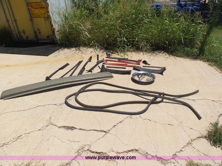 image for item L5989 1978 GMC pickup truck