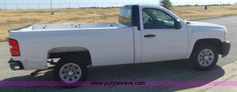 image for item L5992 2011 Chevrolet Silverado 1500 pickup truck