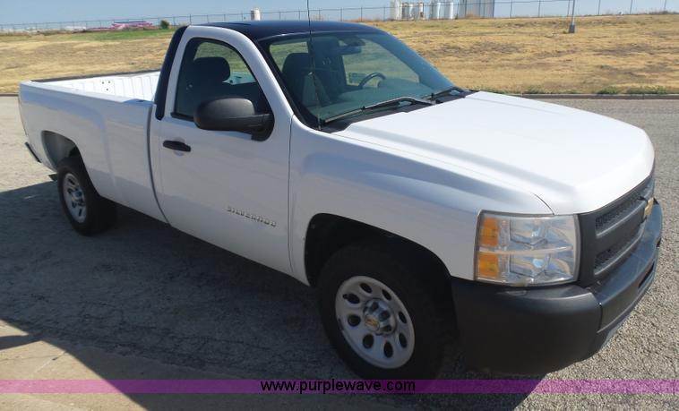 image for item L5992 2011 Chevrolet Silverado 1500 pickup truck