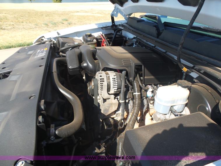 image for item L5992 2011 Chevrolet Silverado 1500 pickup truck