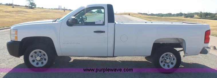 image for item L5993 2010 Chevrolet Silverado 1500 pickup truck