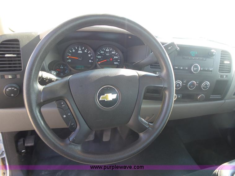 image for item L5993 2010 Chevrolet Silverado 1500 pickup truck