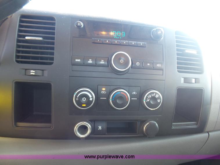 image for item L5993 2010 Chevrolet Silverado 1500 pickup truck