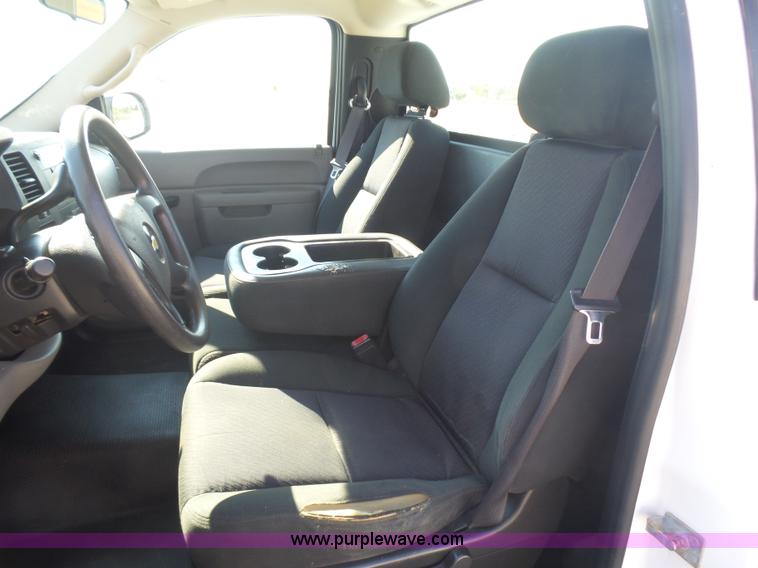 image for item L5993 2010 Chevrolet Silverado 1500 pickup truck