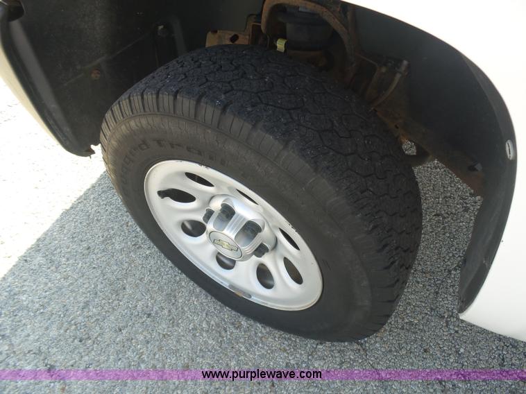 image for item L5993 2010 Chevrolet Silverado 1500 pickup truck