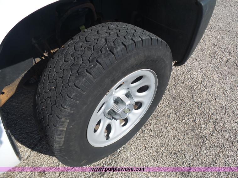 image for item L5993 2010 Chevrolet Silverado 1500 pickup truck