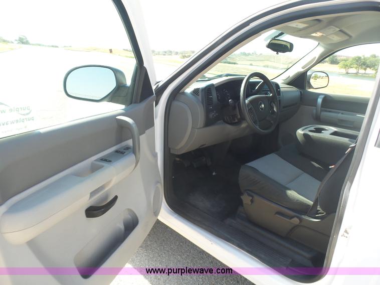 image for item L5994 2009 Chevrolet Silverado 1500 pickup truck