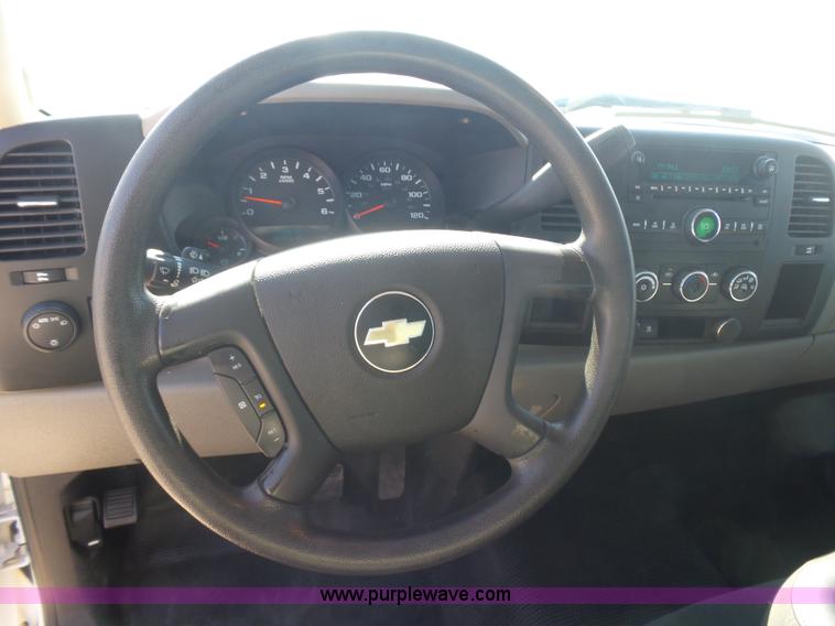 image for item L5994 2009 Chevrolet Silverado 1500 pickup truck