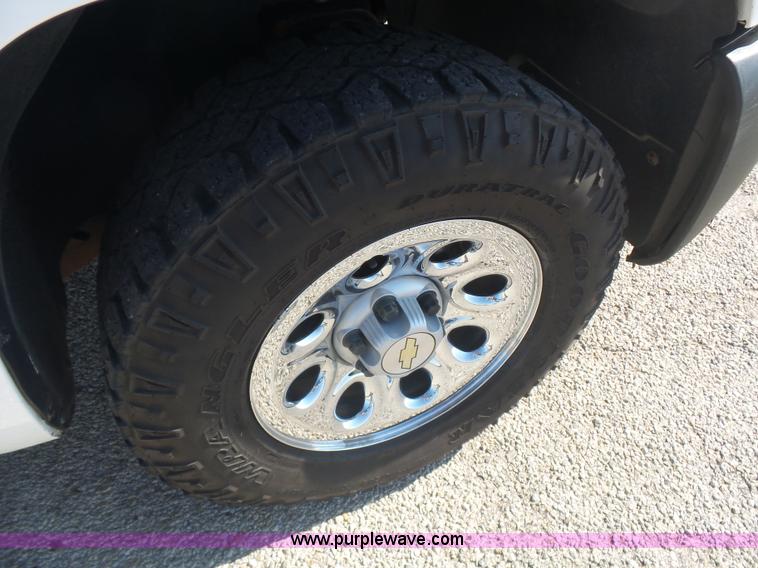 image for item L5994 2009 Chevrolet Silverado 1500 pickup truck