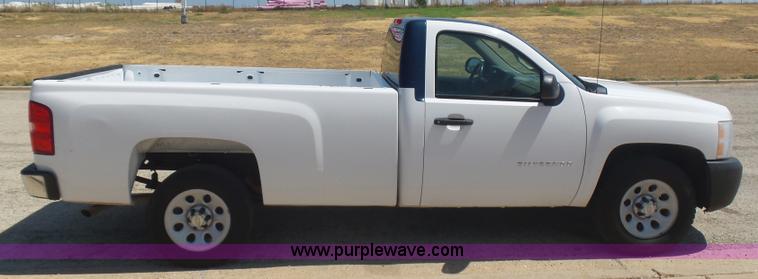 image for item L5998 2011 Chevrolet Silverado 1500 pickup truck