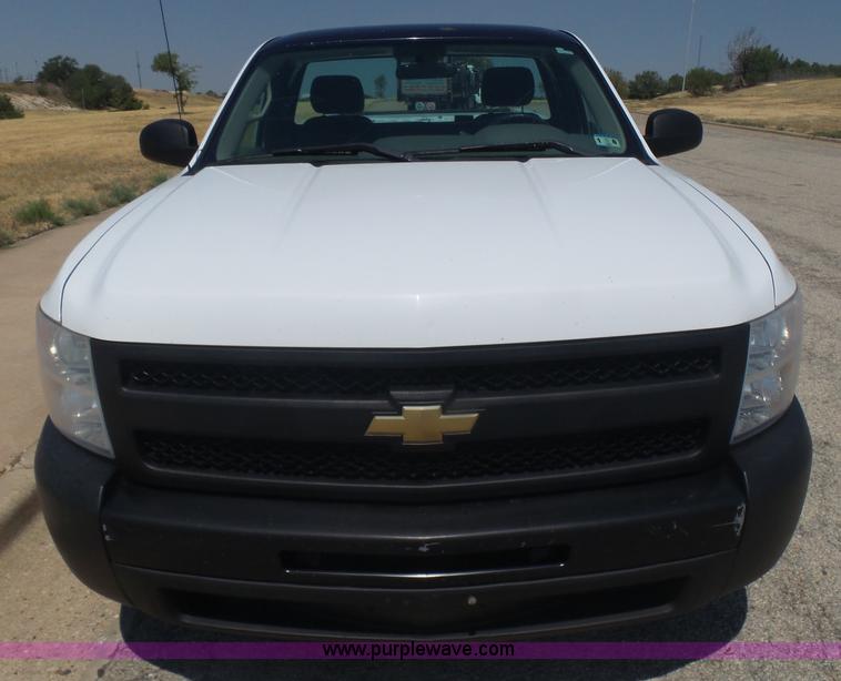 image for item L5998 2011 Chevrolet Silverado 1500 pickup truck