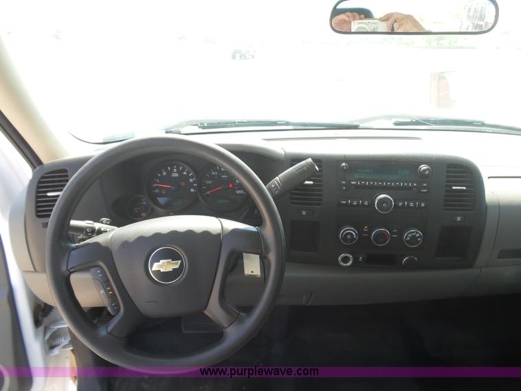 image for item L5998 2011 Chevrolet Silverado 1500 pickup truck