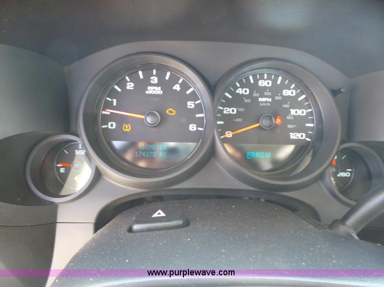 image for item L5998 2011 Chevrolet Silverado 1500 pickup truck