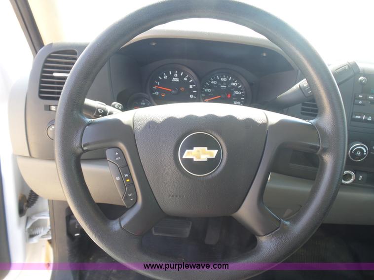 image for item L5998 2011 Chevrolet Silverado 1500 pickup truck