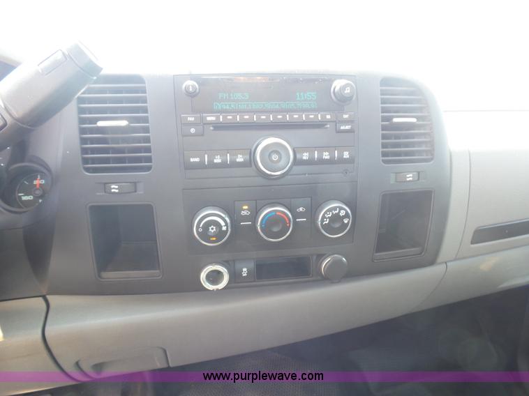 image for item L5998 2011 Chevrolet Silverado 1500 pickup truck