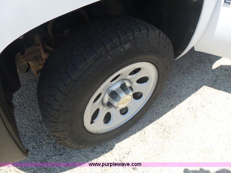 image for item L5998 2011 Chevrolet Silverado 1500 pickup truck