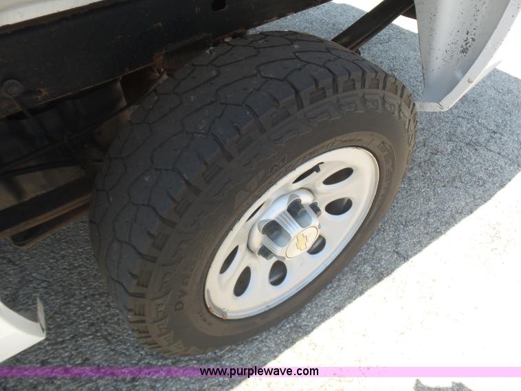 image for item L5998 2011 Chevrolet Silverado 1500 pickup truck