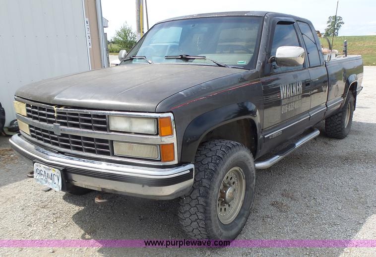 image for item L6230 1991 Chevrolet 2500 Ext. Cab pickup truck