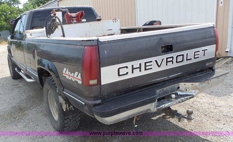 image for item L6230 1991 Chevrolet 2500 Ext. Cab pickup truck