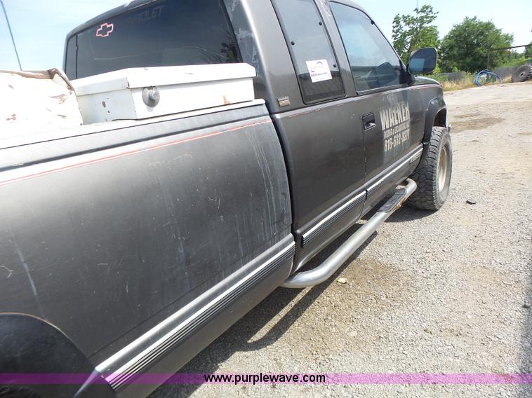 image for item L6230 1991 Chevrolet 2500 Ext. Cab pickup truck