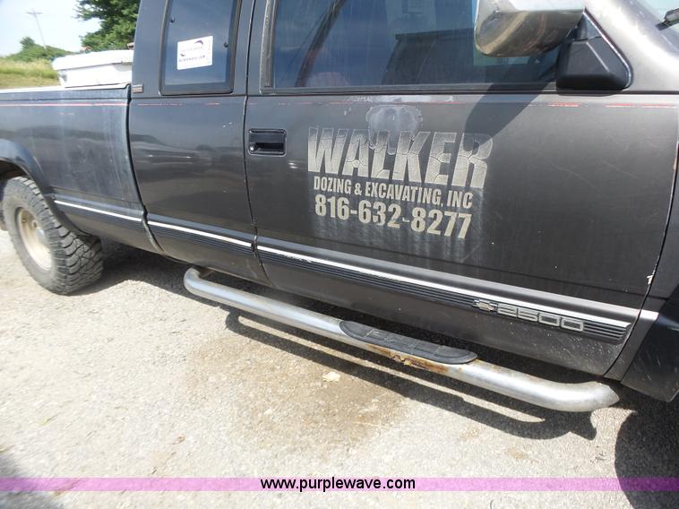 image for item L6230 1991 Chevrolet 2500 Ext. Cab pickup truck