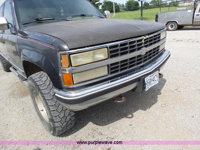 image for item L6230 1991 Chevrolet 2500 Ext. Cab pickup truck