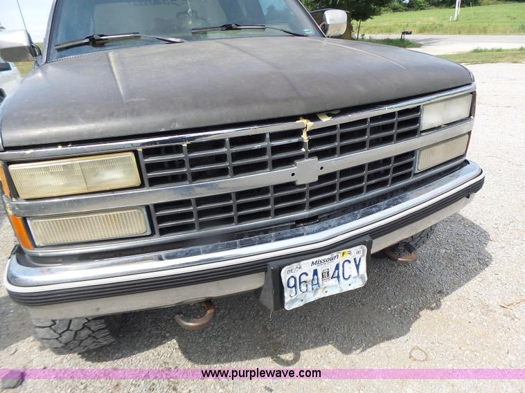 image for item L6230 1991 Chevrolet 2500 Ext. Cab pickup truck