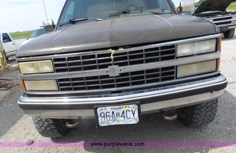 image for item L6230 1991 Chevrolet 2500 Ext. Cab pickup truck