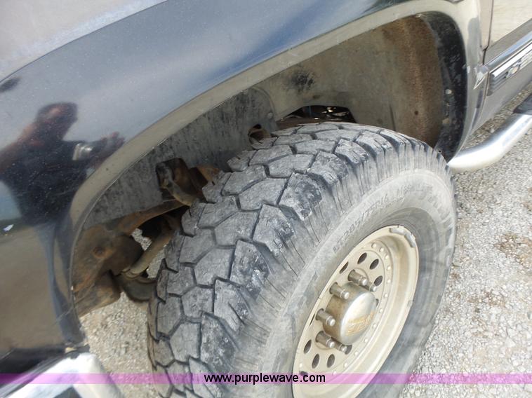 image for item L6230 1991 Chevrolet 2500 Ext. Cab pickup truck