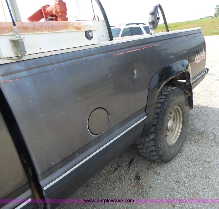 image for item L6230 1991 Chevrolet 2500 Ext. Cab pickup truck