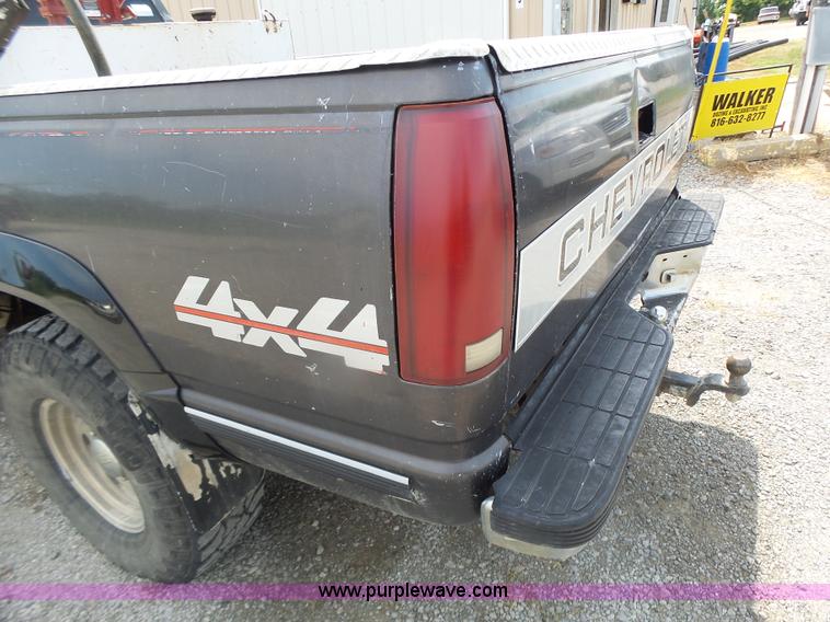 image for item L6230 1991 Chevrolet 2500 Ext. Cab pickup truck