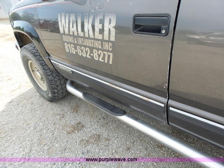 image for item L6230 1991 Chevrolet 2500 Ext. Cab pickup truck