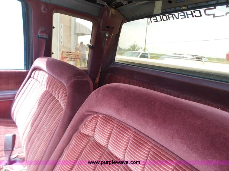 image for item L6230 1991 Chevrolet 2500 Ext. Cab pickup truck