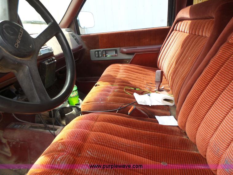 image for item L6230 1991 Chevrolet 2500 Ext. Cab pickup truck