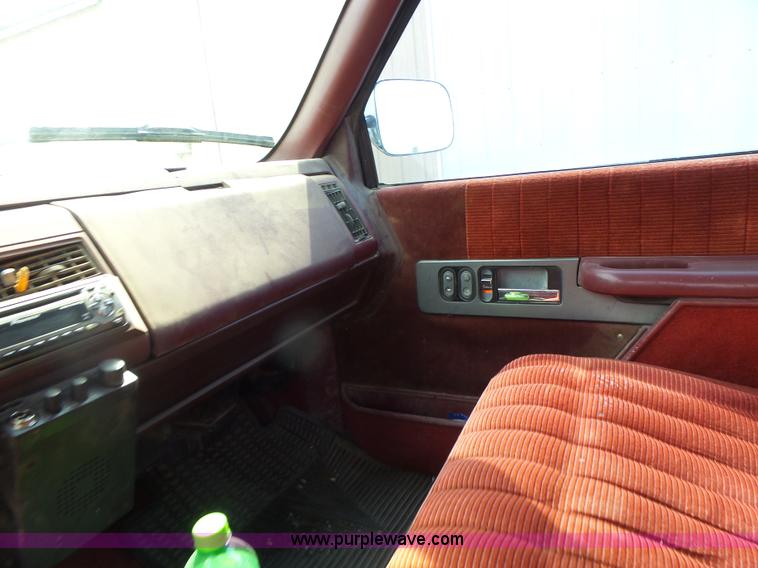 image for item L6230 1991 Chevrolet 2500 Ext. Cab pickup truck