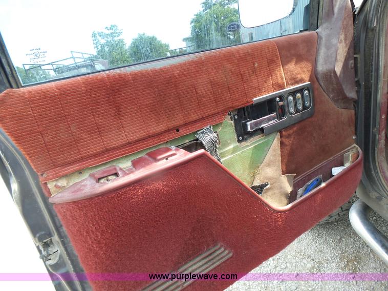 image for item L6230 1991 Chevrolet 2500 Ext. Cab pickup truck