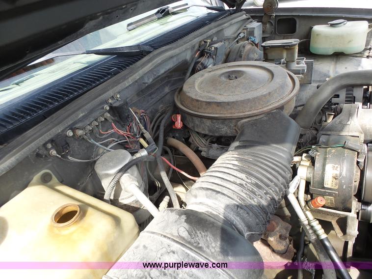 image for item L6230 1991 Chevrolet 2500 Ext. Cab pickup truck