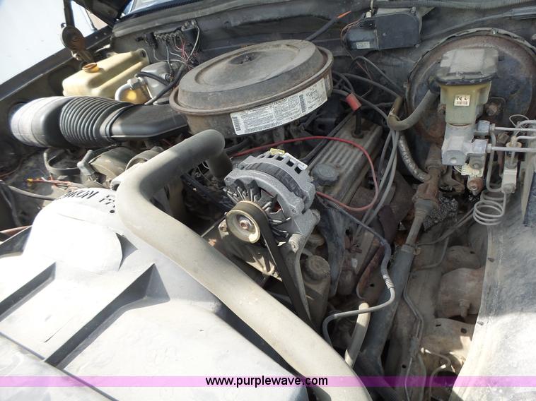 image for item L6230 1991 Chevrolet 2500 Ext. Cab pickup truck