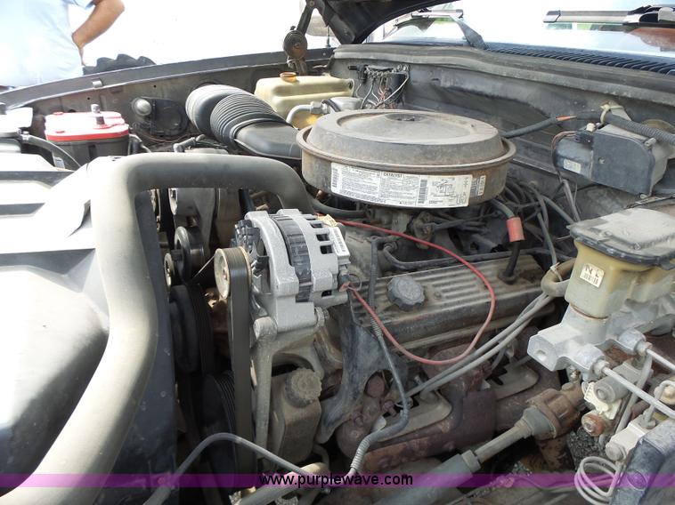 image for item L6230 1991 Chevrolet 2500 Ext. Cab pickup truck