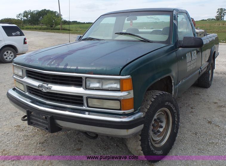image for item L6231 1995 Chevrolet 2500HD pickup truck