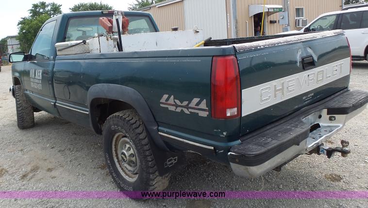 image for item L6231 1995 Chevrolet 2500HD pickup truck