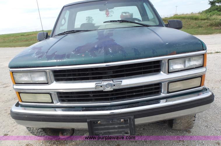 image for item L6231 1995 Chevrolet 2500HD pickup truck