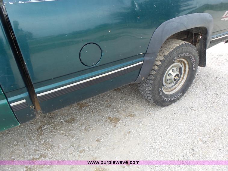 image for item L6231 1995 Chevrolet 2500HD pickup truck