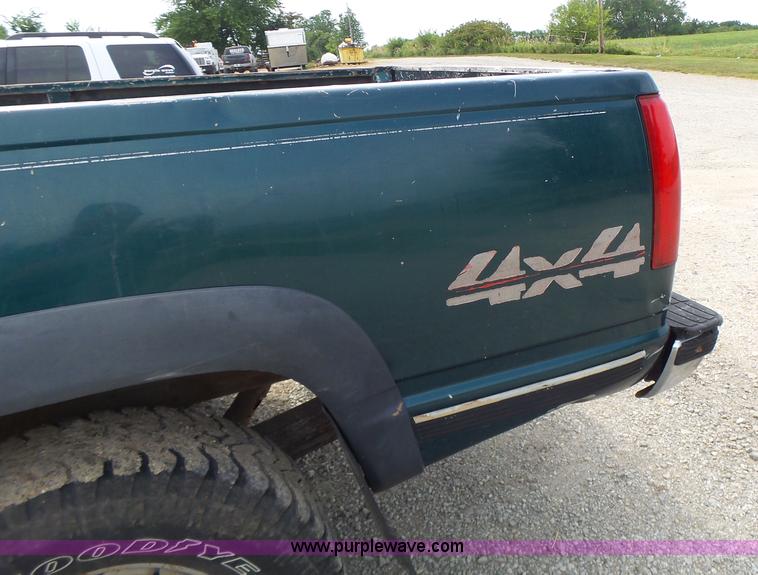 image for item L6231 1995 Chevrolet 2500HD pickup truck