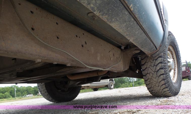 image for item L6231 1995 Chevrolet 2500HD pickup truck