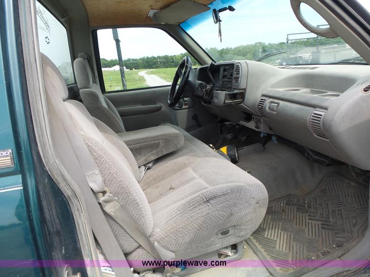 image for item L6231 1995 Chevrolet 2500HD pickup truck