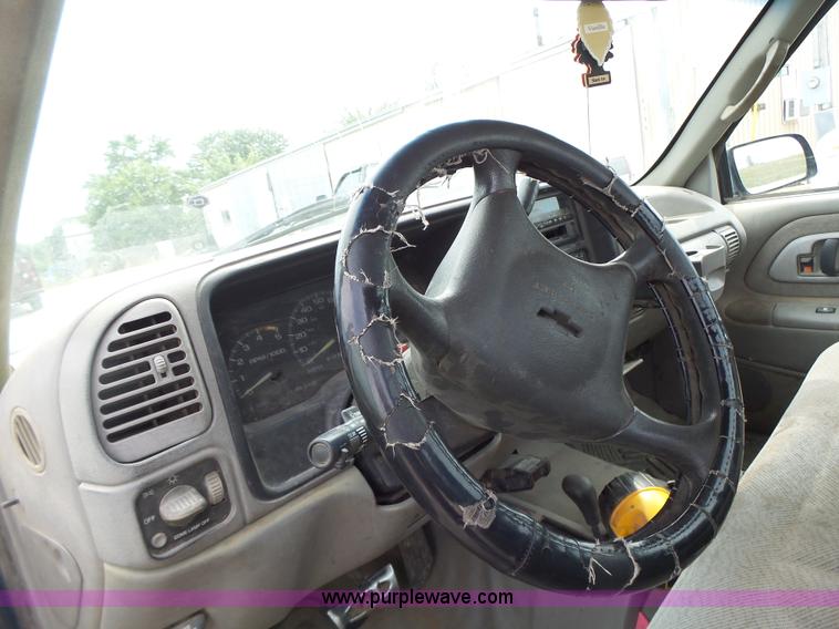 image for item L6231 1995 Chevrolet 2500HD pickup truck