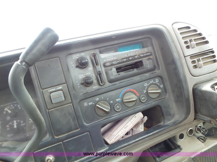 image for item L6231 1995 Chevrolet 2500HD pickup truck