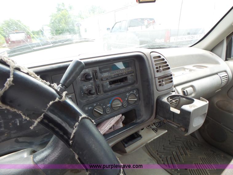 image for item L6231 1995 Chevrolet 2500HD pickup truck