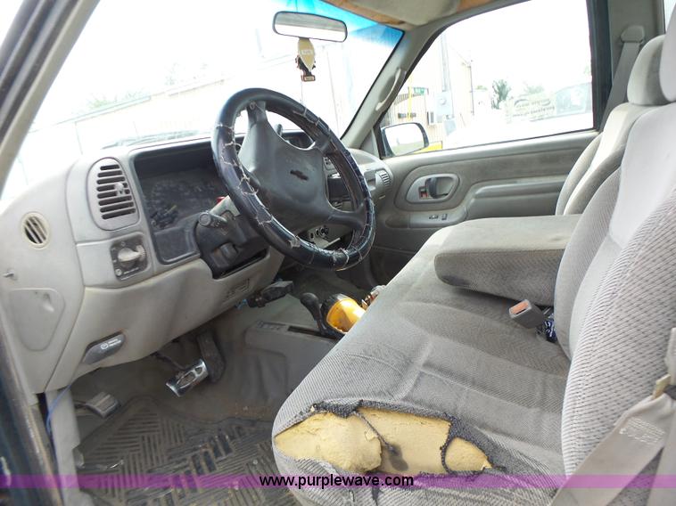 image for item L6231 1995 Chevrolet 2500HD pickup truck